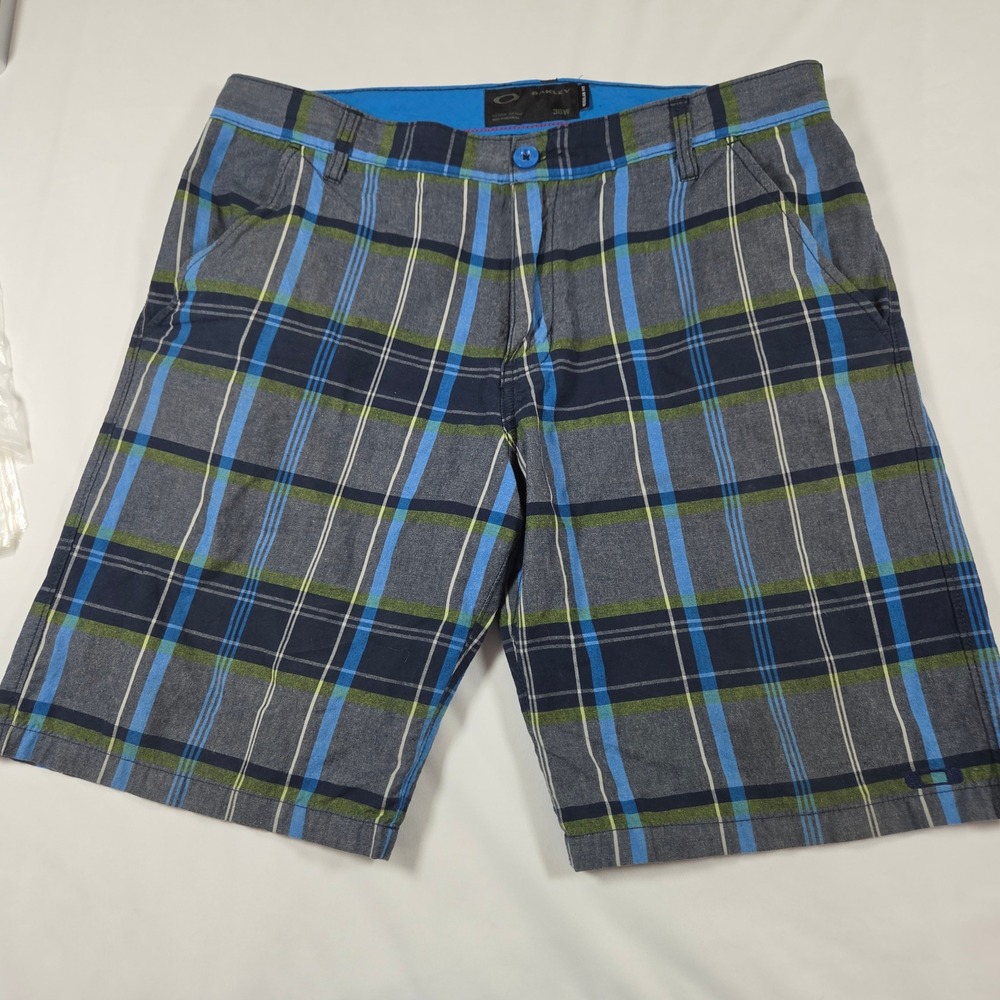 Oakley Mens Plaid Regular Fit Shorts Gray Blue Green Size 36W Flat Front Casual